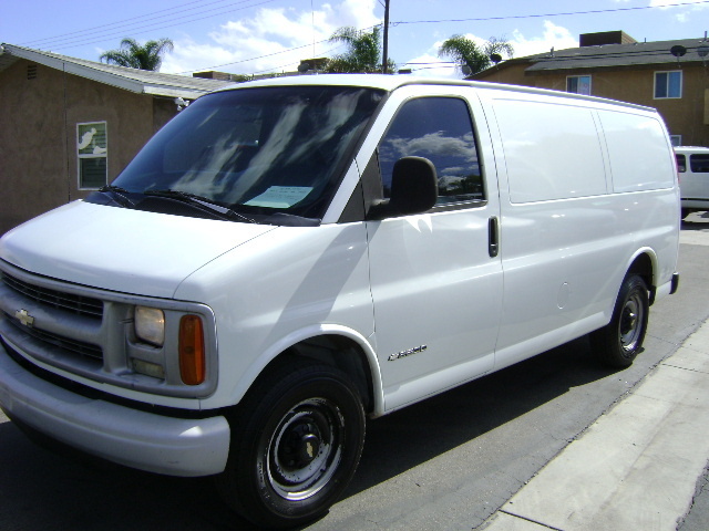 1999 Chevrolet Express 2500  Cargo Van