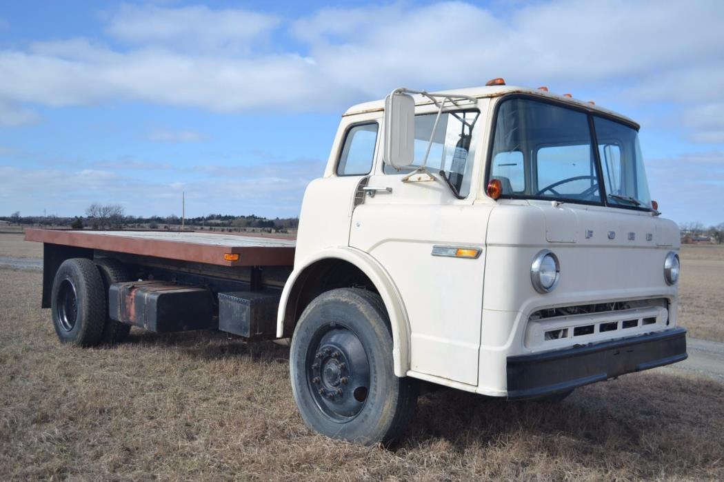 1980 Ford 8000  Cabover Truck - COE