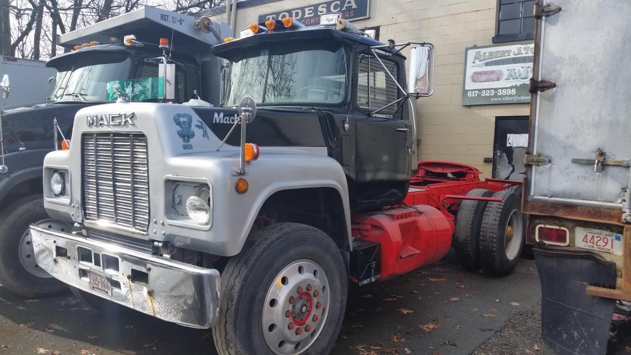 1988 Mack Rd688s  Cab Chassis