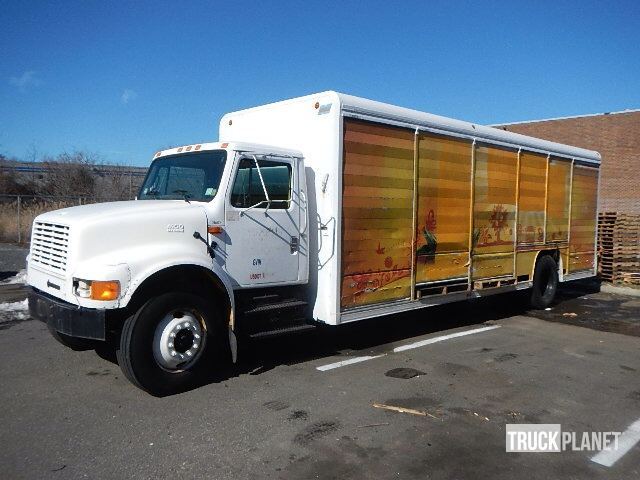 2000 International 4700  Beverage Truck