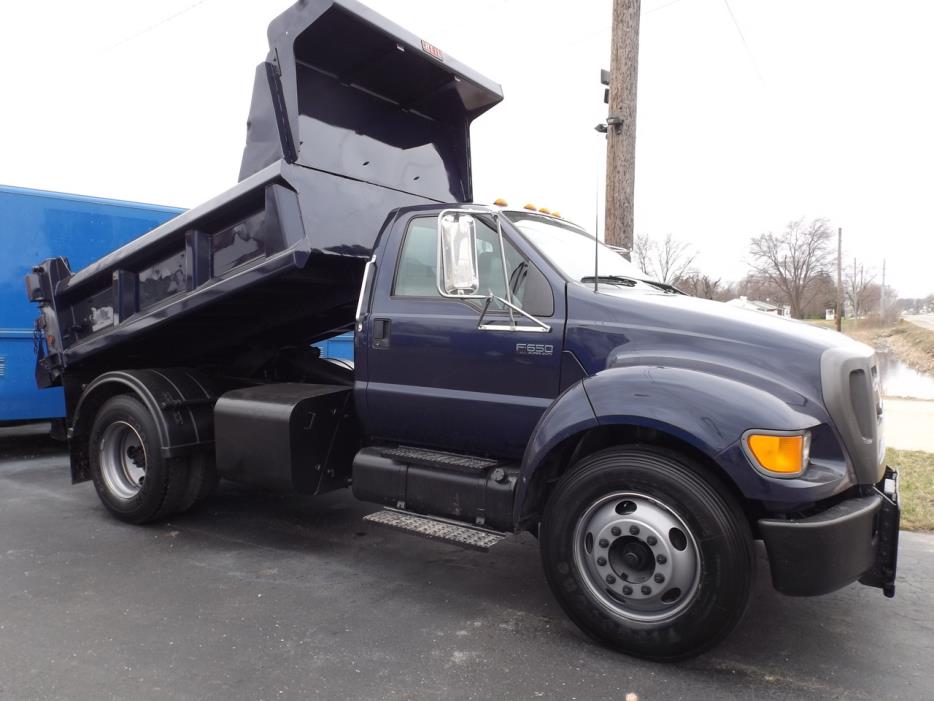 2004 Ford F650  Cab Chassis