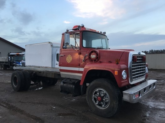 1981 Ford 900  Cab Chassis