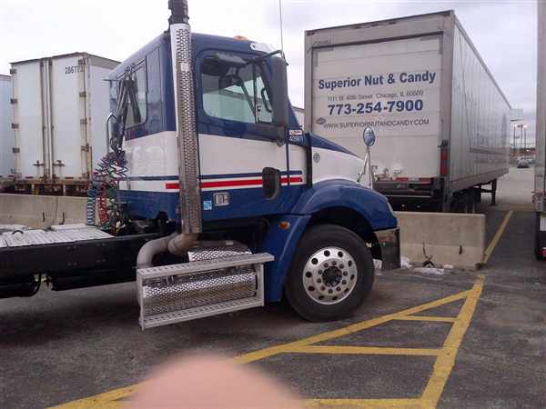 2008 Freightliner Columbia 112  Conventional - Day Cab