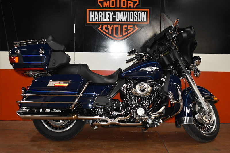 2011 Harley-Davidson FLHTCU - Ultra Classic Electra Glide