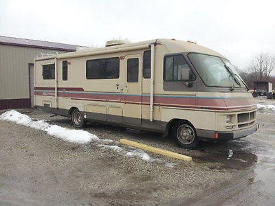 1990 Fleetwood Southwind 32' Class A RV - Low Miles