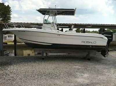 22 ft. Robalo Center Console Boat (year 2000) with 2007 Mercury Optimax 2-stroke