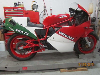 Ducati : Superbike Ducati F1 750cc. 1987