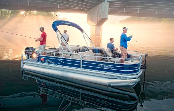 2016 Sun Tracker Fishin' Barge 22 DLX