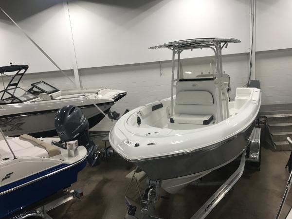 2017 Clearwater 2200 Center Console