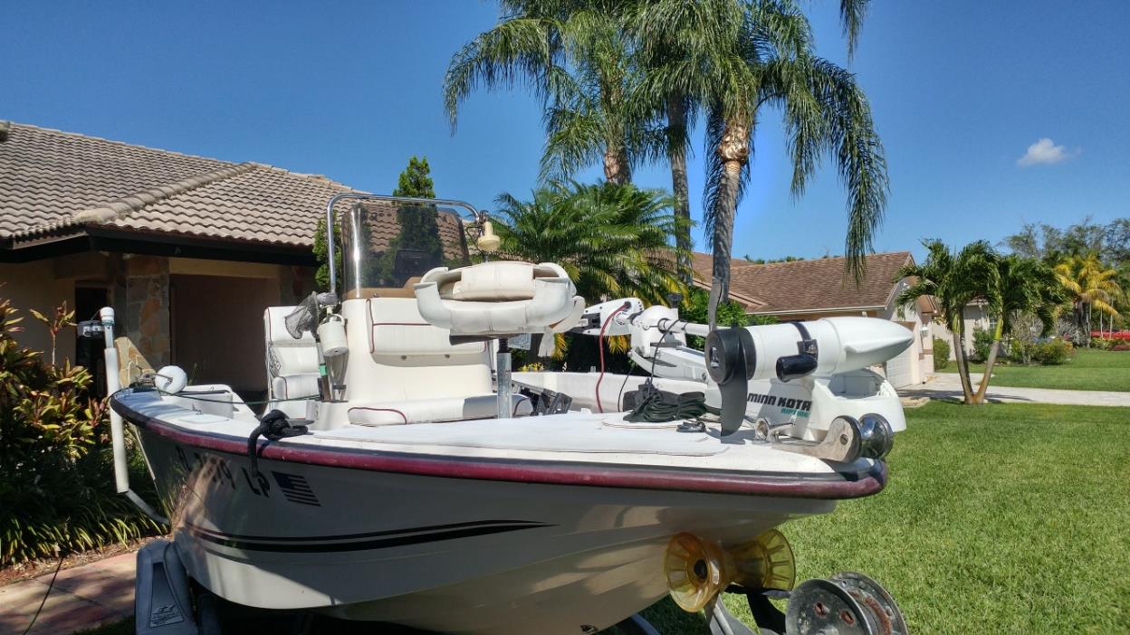 2000 May-Craft 1600 Center Console