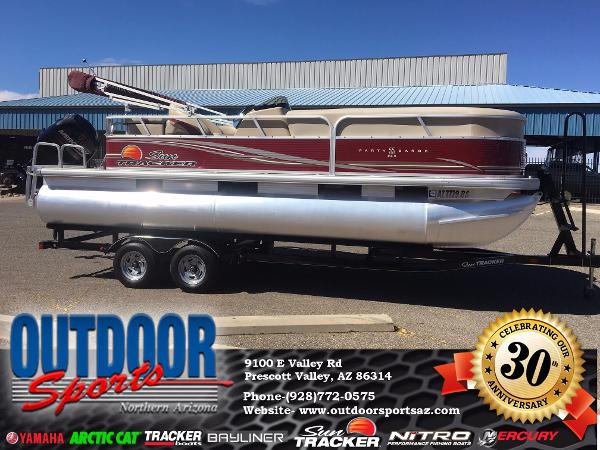 2012 Sun Tracker Party Barge 22 DLX