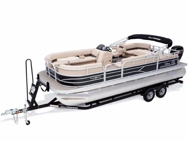 2017 Sun Tracker PARTY BARGE 22 DLX