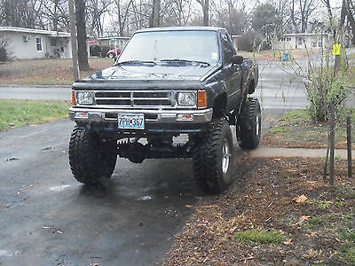 Toyota : Other Base Standard Cab Pickup 2-Door 1988 toyota pickup 4 x 4 lots of new parts