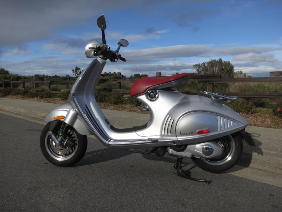 2017 Vespa 946 150cc ABS Emporio Armani Edition - Walkaround - 2016 AIMExpo  Orlando 