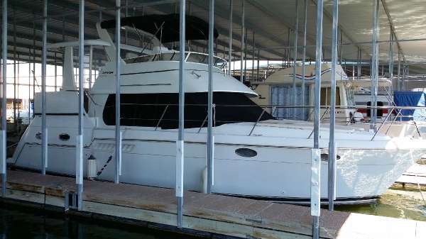 2000 CARVER YACHTS 356