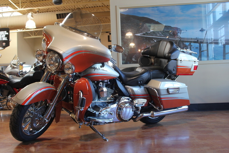 2009 Harley-Davidson FLHTCUSE - CVO Ultra Classic Electra Glide