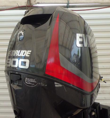 2015 Evinrude E-tec 300HP 25 INCH SHAFT .. DIRECT INJECTED 2-STROKE OUTBOAR