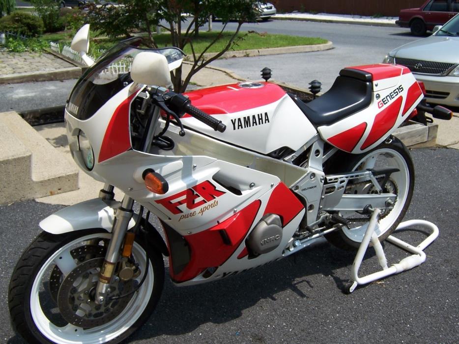 1988 Yamaha FZR400 SUC
