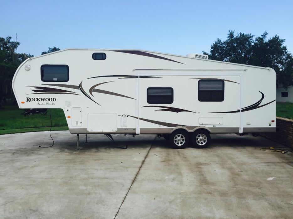 2010 Forest River ROCKWOOD SIGNATURE ULTRA 8281SS