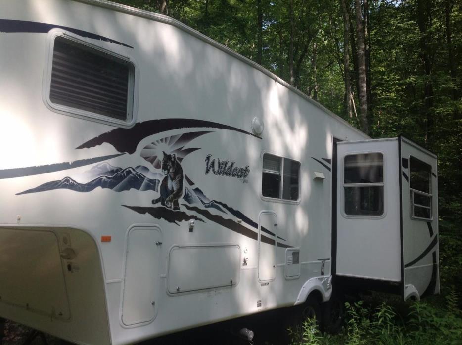 2009 Forest River WILDCAT 25RL