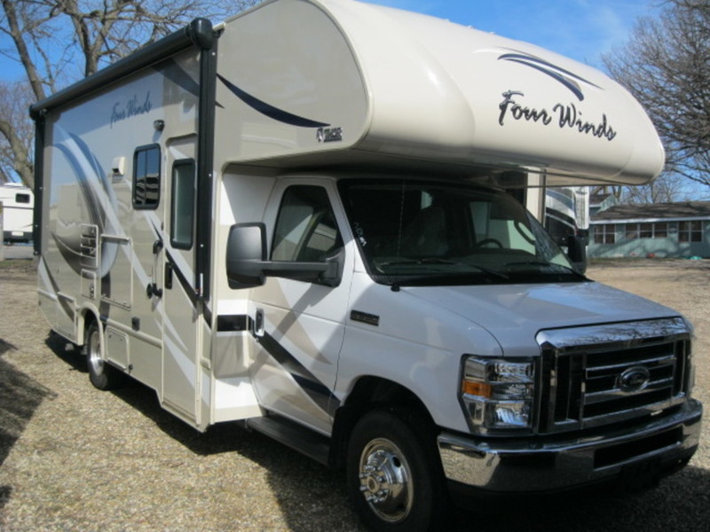 2017 Thor Motor Coach Four Winds 24F Ford