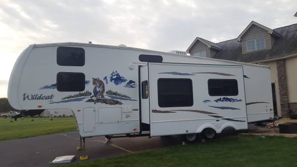 2007 Forest River WILDCAT 32QBBS