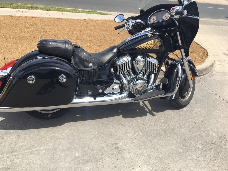 2015 Indian Motorcycle Chieftain Thunder Black