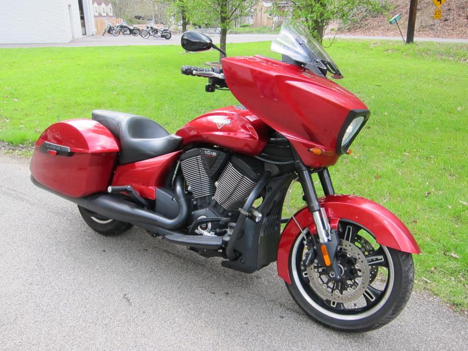 2013 Victory Cross Country - Sunset Red, Nuclear