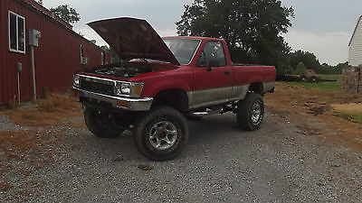 Toyota : Tacoma base 1990 toyota 4 x 4 5 speed v 6 reg cab reg bed 4 in lift crome wheels and 33 in tires