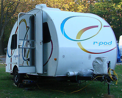 2010 R-Pod M-174 RV Travel Trailer Low Towing Weight May be pulled by a Mini-Van