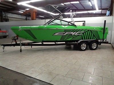 2016 Epic 23v Wakeboard Tower GPS Touch 4000 Ballast Heater Bimini Lime Green
