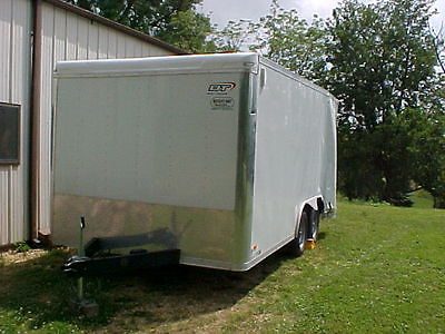 Trailers : 2014 Cargo Inclosed  16ft dual dexter axle / Utility Trailer/Damaged