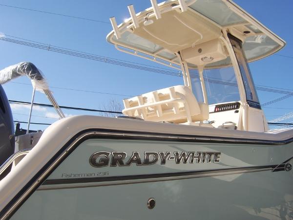 2017 Grady White 236 Fisherman