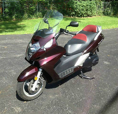 2004 honda silverwing scooter