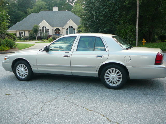 Mercury : Grand Marquis 4dr Sdn LS 2008 mercury grand marquis ls only 80 k miles no accidents clean carfax like new