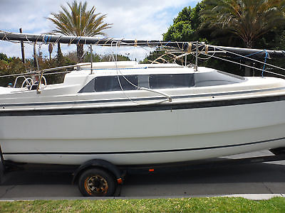 1999 26FT. MACGREGOR 26X Motor Sailer Sail Boat 50HP Honda & Trailer