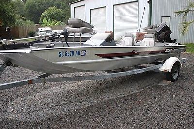 1990 17' Bass Tracker Pro w/ 1990 Evinrude 60HP Outboard & Trailer. Make Offer!