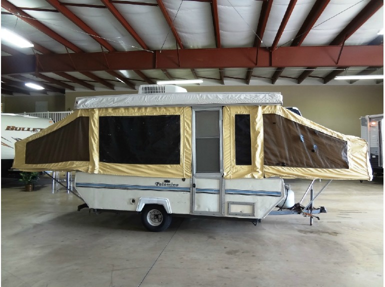 Pop Up Campers for sale in Pontiac, Illinois 1999 Palomino Mustang Pop Up Camper