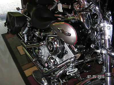 Harley-Davidson : Dyna Harley Davidson Dyna 2009 Super Glide Motorcycle