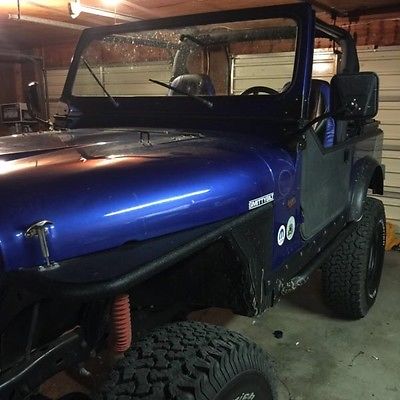 Jeep : CJ 2 door soft top this jeep is a cj7 with a new motor ,winch ,5 inch lift kit ,4wheel disc brakes