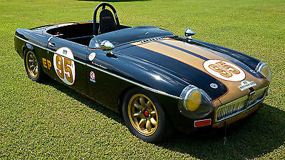 MG : MGB Competitive 1964 Vintage MGB Race Car