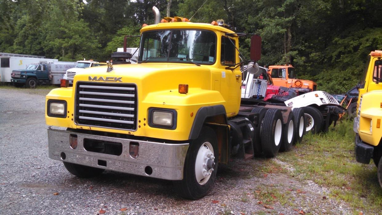 1994 Mack Rd690p  Conventional - Day Cab