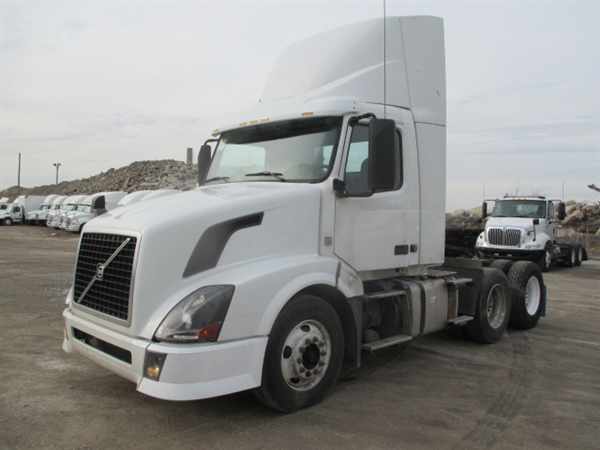 2013 Volvo Vnl64t 430  Conventional - Day Cab