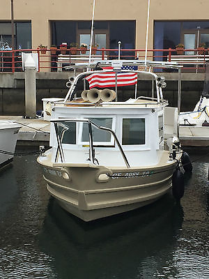 Rare Classic Tugboat Fully Custom Self Sustaining Solar Power Boat Cruiser