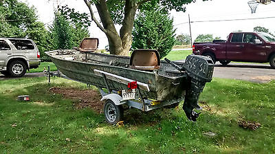 War Eagle Duck Boat, Merc Outboard Motor, and Pop-up Boat Blind