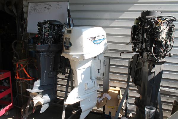 1995 JOHNSON 90 hp Engine and Engine Accessories