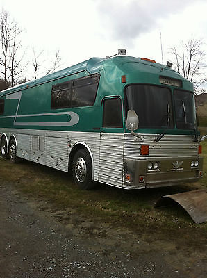 Silver Eagle Converted Bus to RV