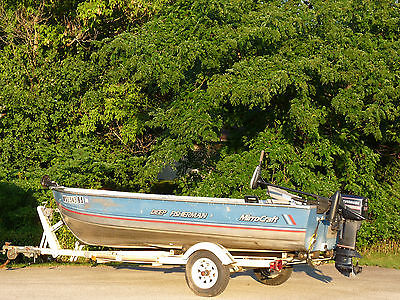 Mirrocraft Deep Fisherman 2 Aluminum Boat Evinrude 15HP Short Shaft