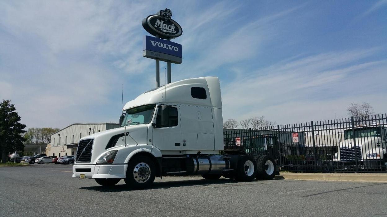 2012 Volvo Vnl  Conventional - Sleeper Truck