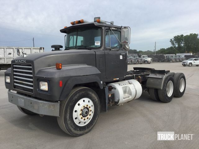 1993 Mack Rd690p  Conventional - Day Cab